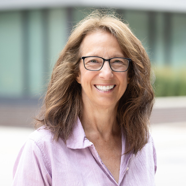 Lynne Davidson *87 SPIA